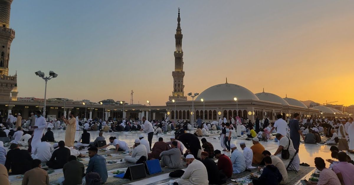 I’tikaf and Night Worship: How to Balance Prayer, Quran, and Charity